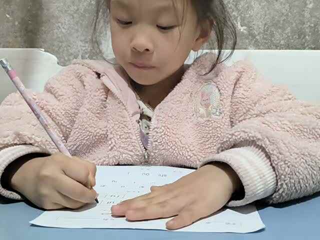 2025.12.9学前a班唐依依拼音作业单