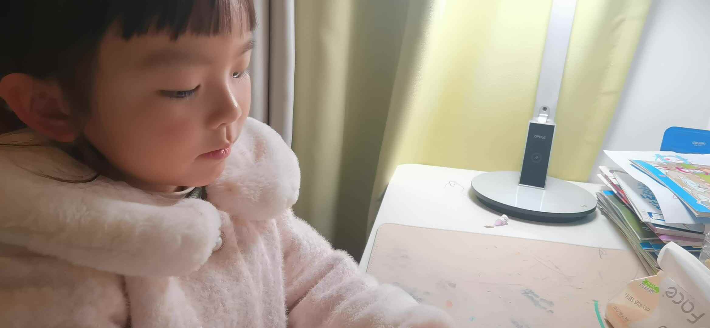 大班马司雨背诵古诗《小儿垂钓》