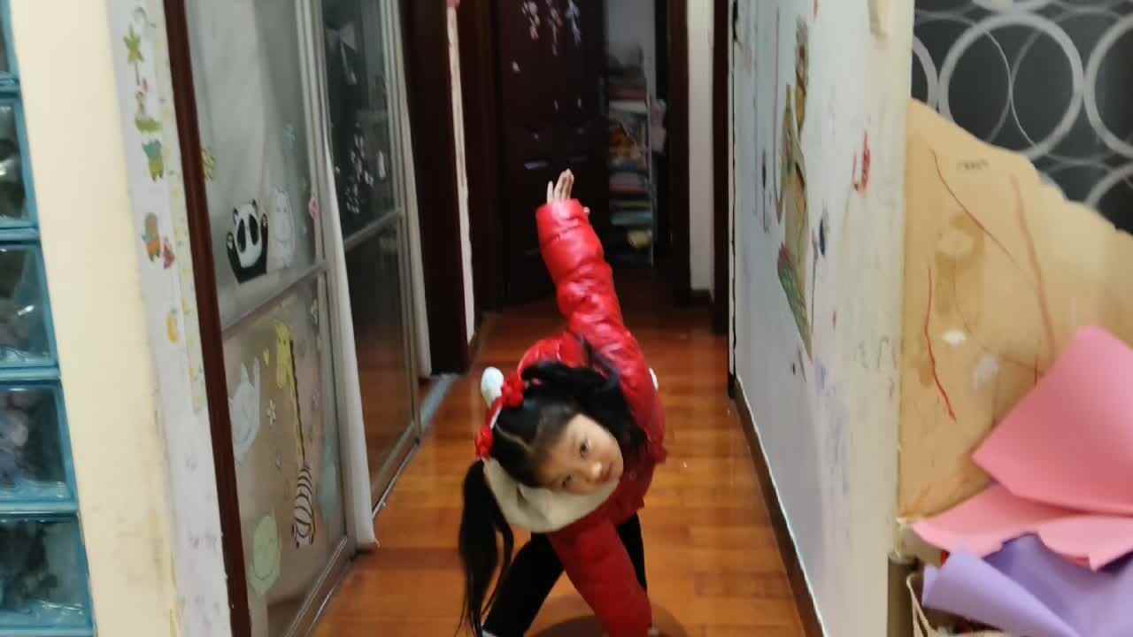 ⁣⁣⁣⁣⁣⁣⁣⁣20260116大A班陈灵兮闯关练习体侧伸展