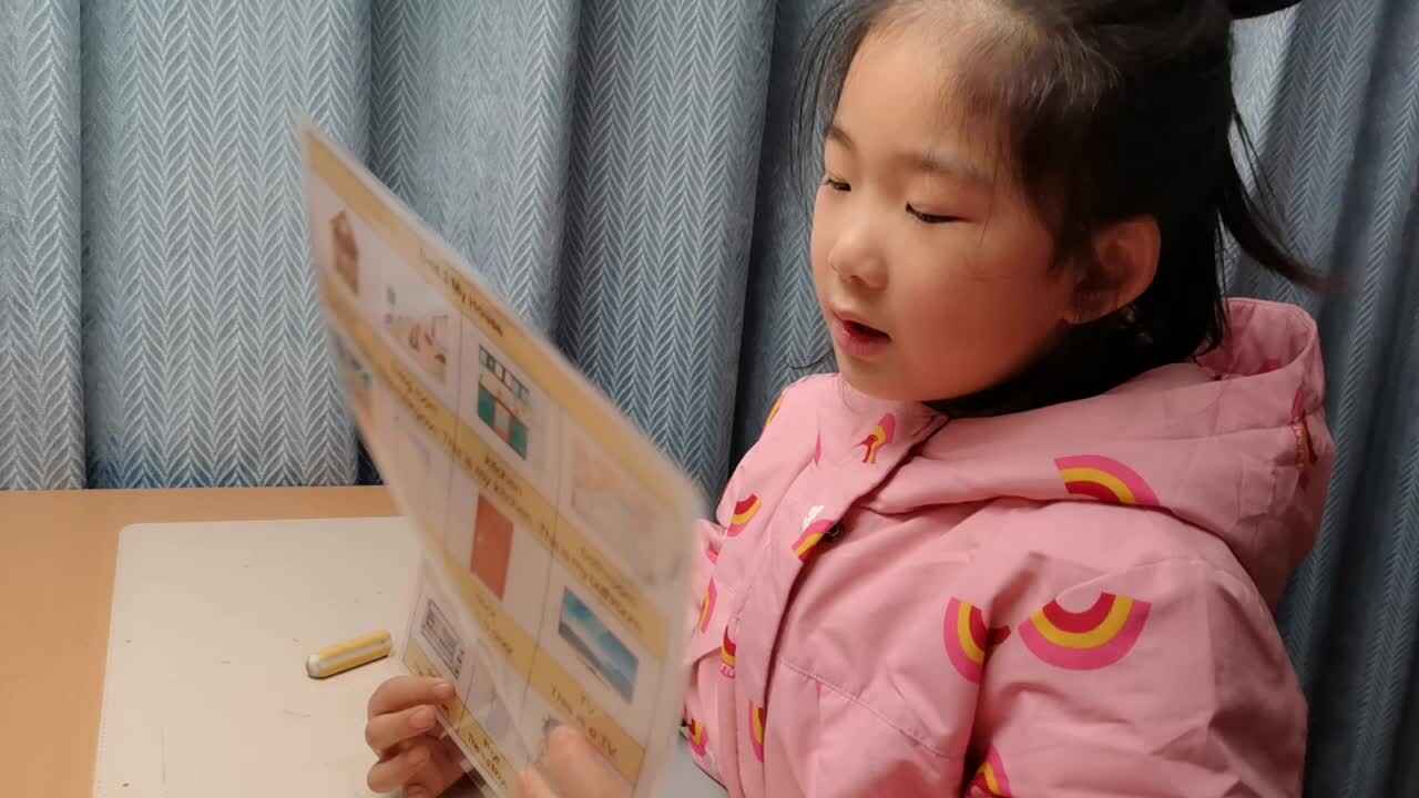 VID_20260128_学前B班宁汐言指读英语第一单元。