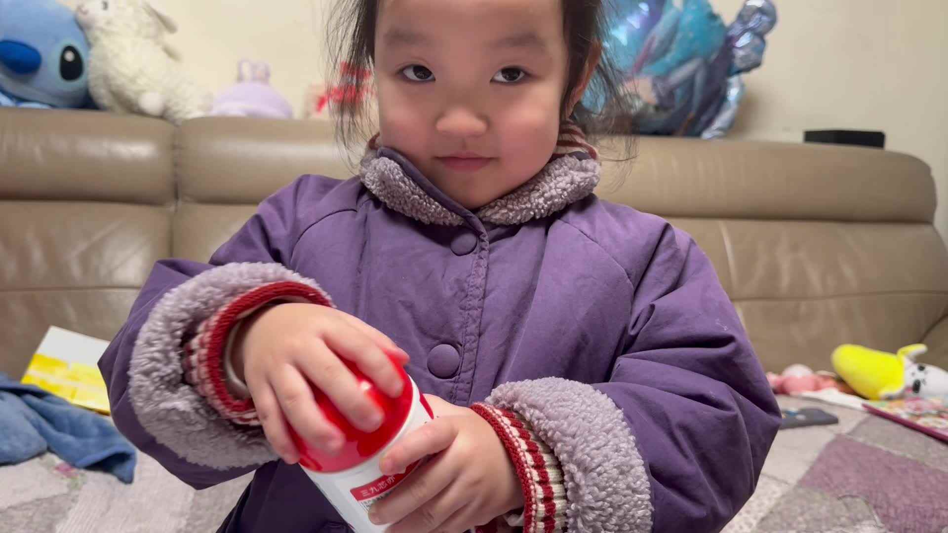 1月6日中A班陈品漪 拧瓶盖