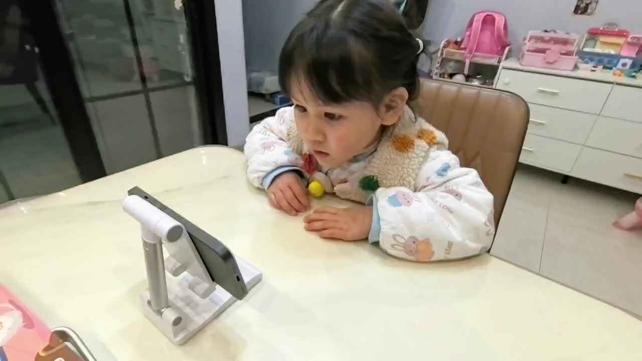 观看视频《第一次上街买东西》85288.mov