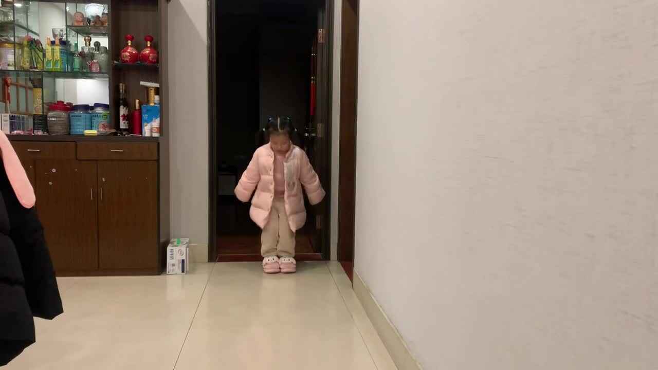 1.21学前A班赵欣奕练习跳远