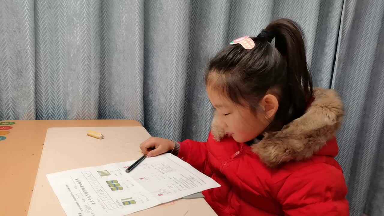 VID_20260127_学前B班宁汐言完成逻辑思维游戏单。