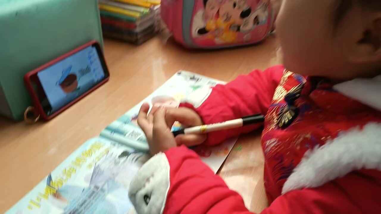 ⁣⁣⁣⁣⁣⁣⁣⁣⁣202601125大A班陈灵兮闯关练习观看儿歌《On in under by》