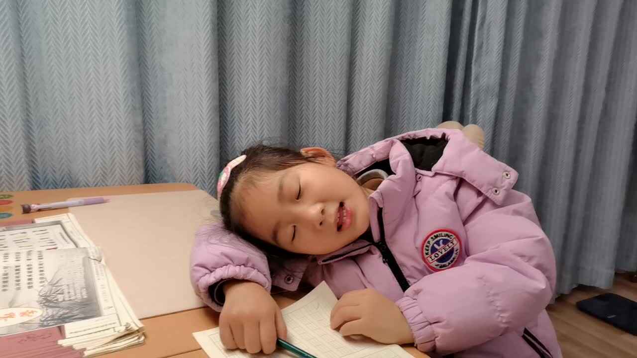 VID_20260130_学前B班宁汐言默写拼音声母。