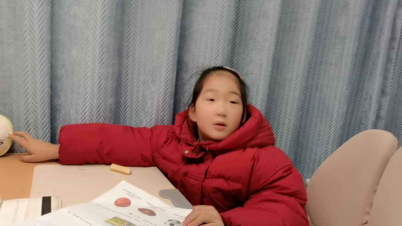 VID_20260114_学前B班宁汐言朗读下列单词和句子。观看《Sports朗读示范》进行跟读。