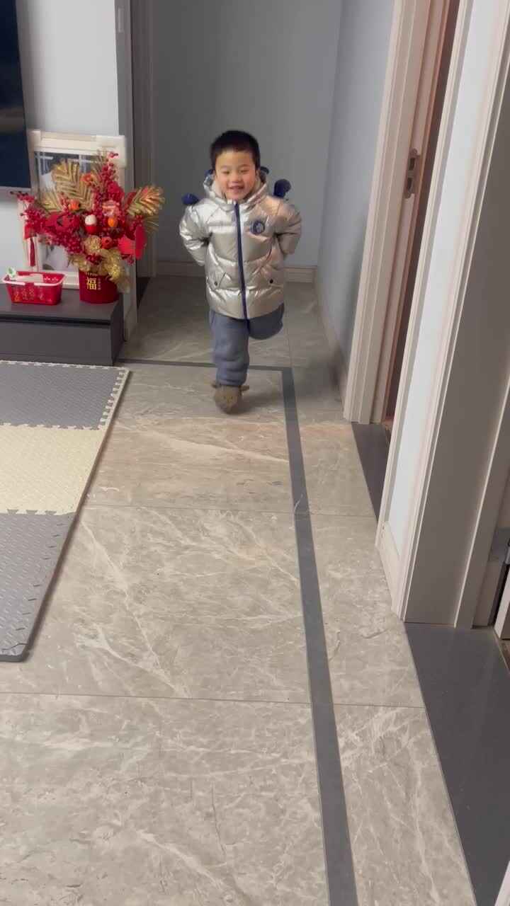 练习单脚向前跳