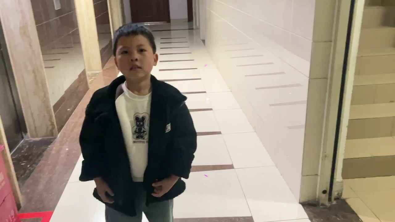 3.5 学b 田熙辰（礼仪练习） trim.3E6578C4-9D26-482B-91C2-89C0516E41CE.MOV