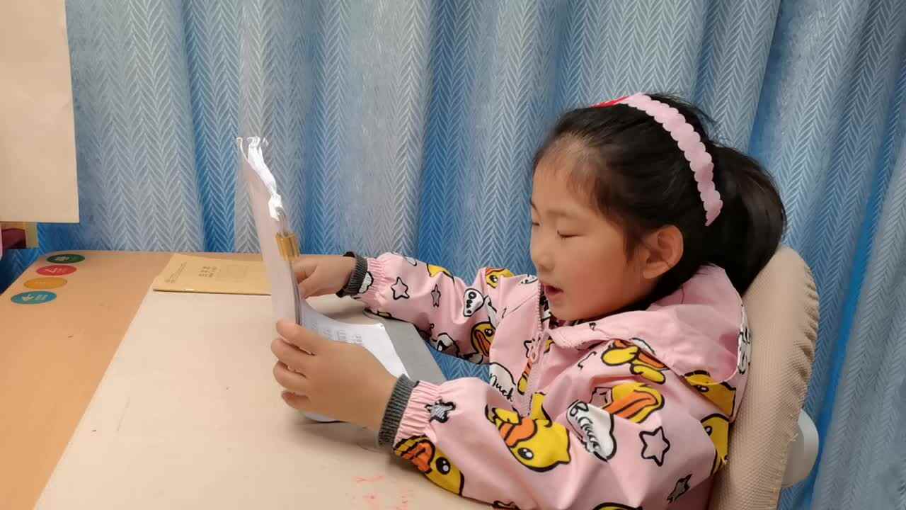VID_20260331_185346.mp4学前B班宁汐言指读汉字学习材料1~5课的内容。