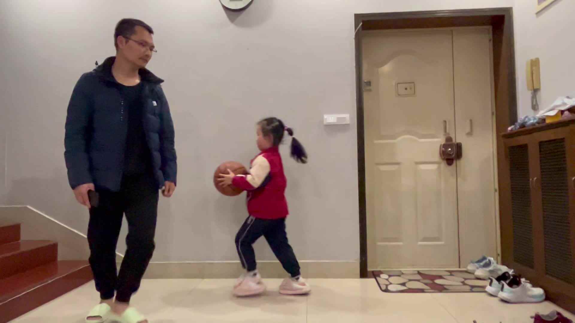 3.16学前A班赵欣奕练习篮球操2