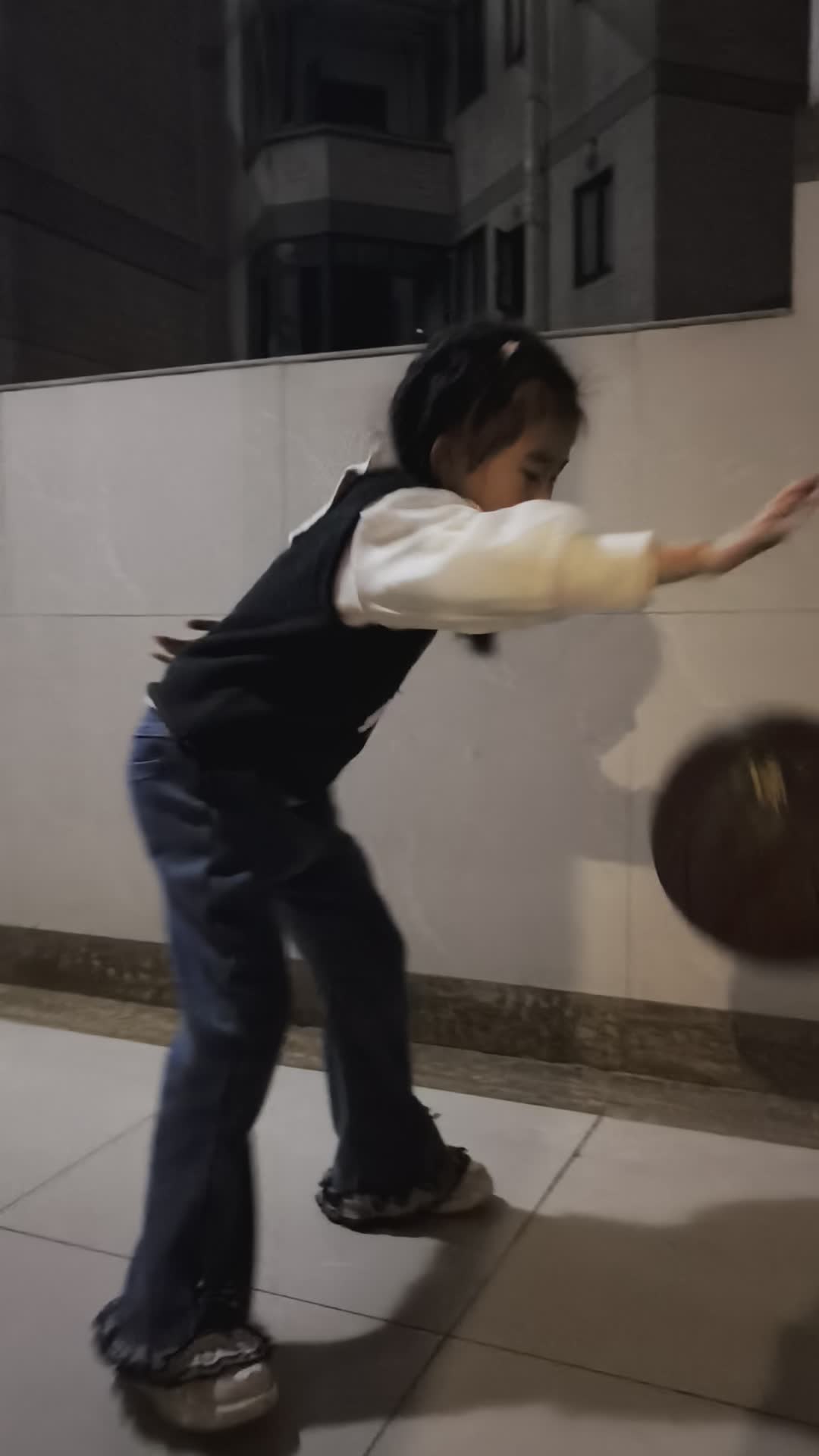 学A班许久2026-03-03 单手拍球