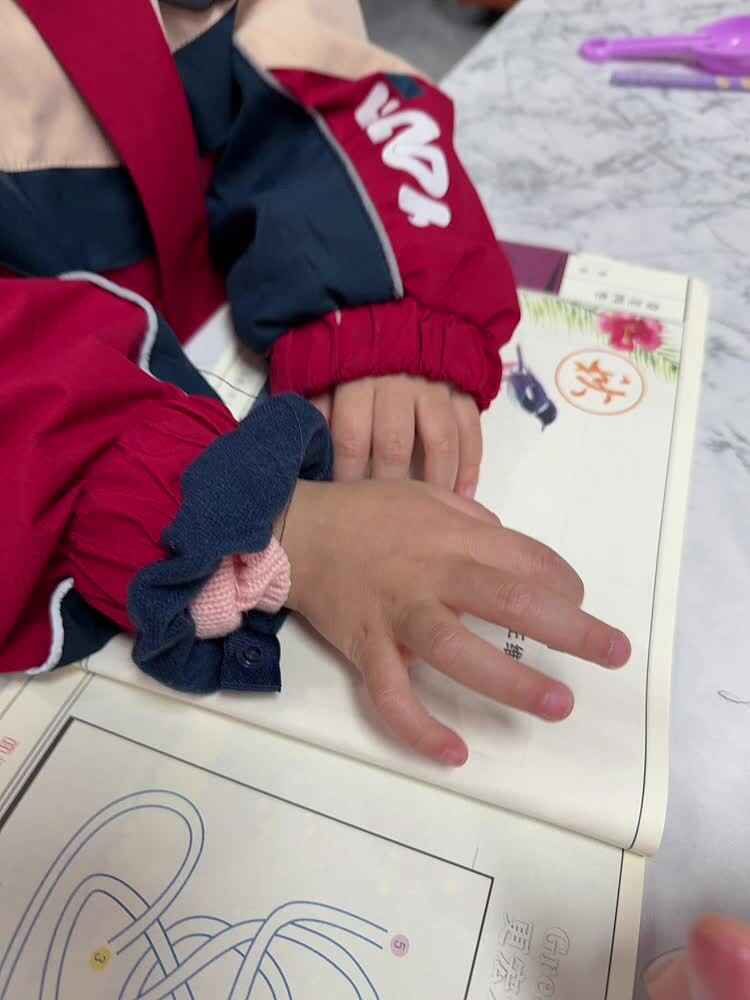 2026.3.25.李佳彤.指读《草鸣涧》家庭闯关练习。