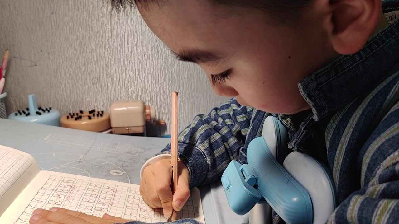 大A班蒋熠_20260330_书写数字9mp4