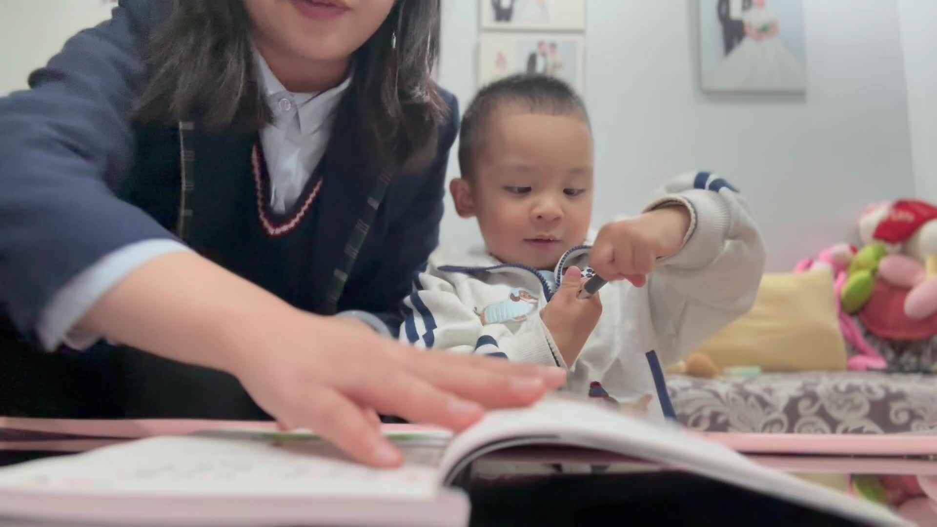 ⁣2026.3.10 实验小班 胡舒阳指读《弟子规》