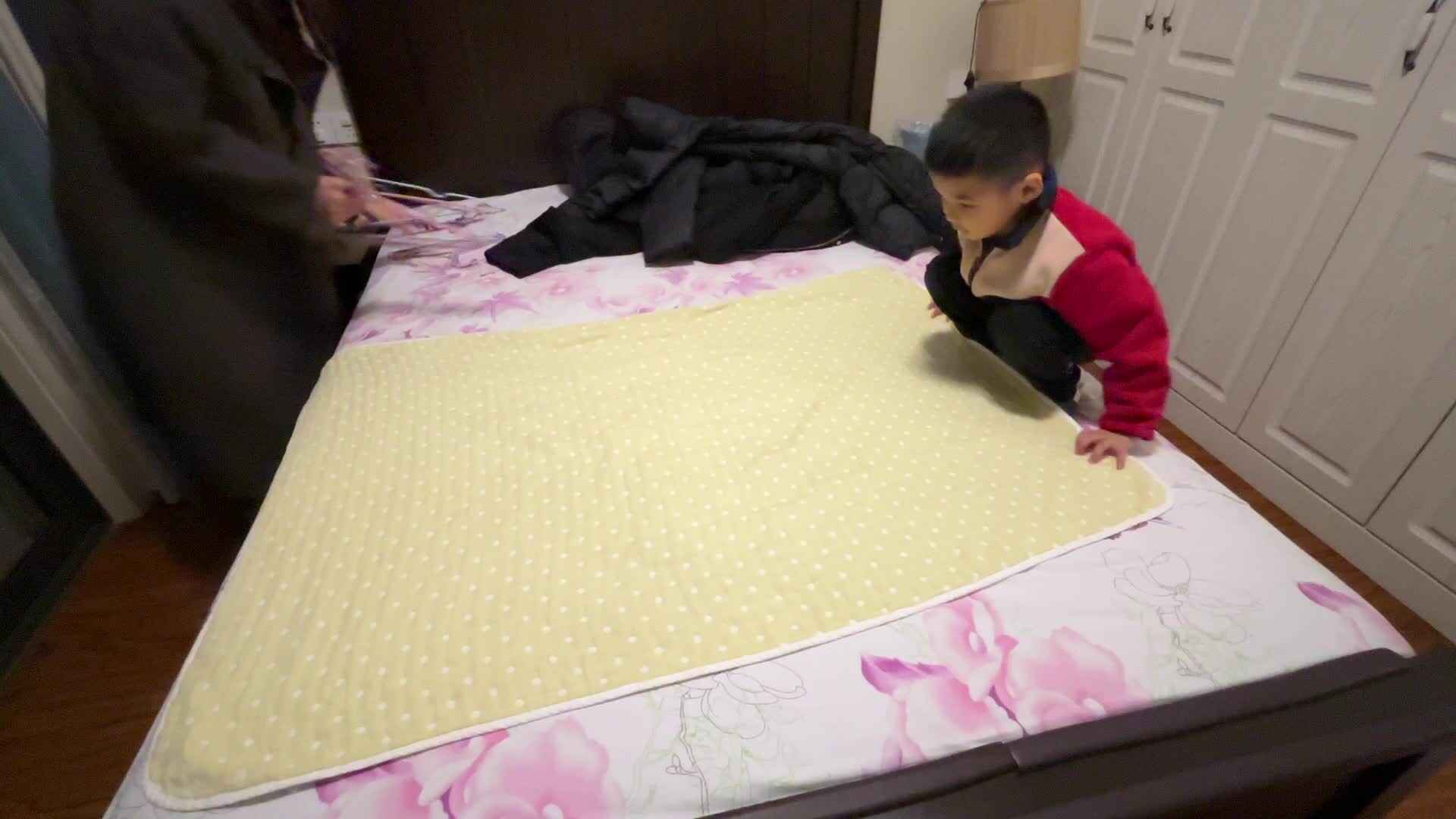 ⁣ ⁣⁣⁣2026.3.9大A班刘奕宸生活练习叠被子