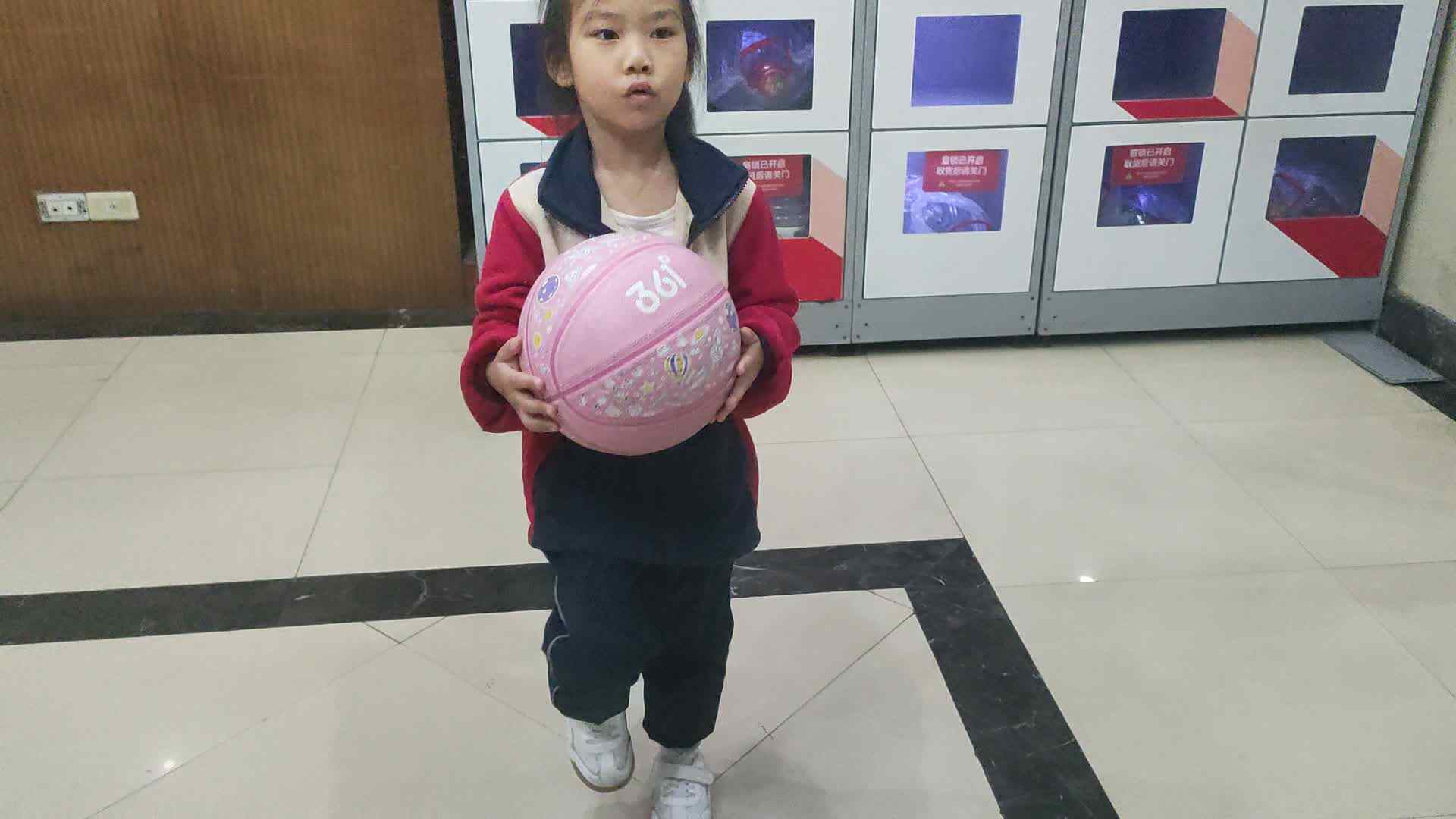 2026.3.11学前A班张弦思—拍篮球.mp4