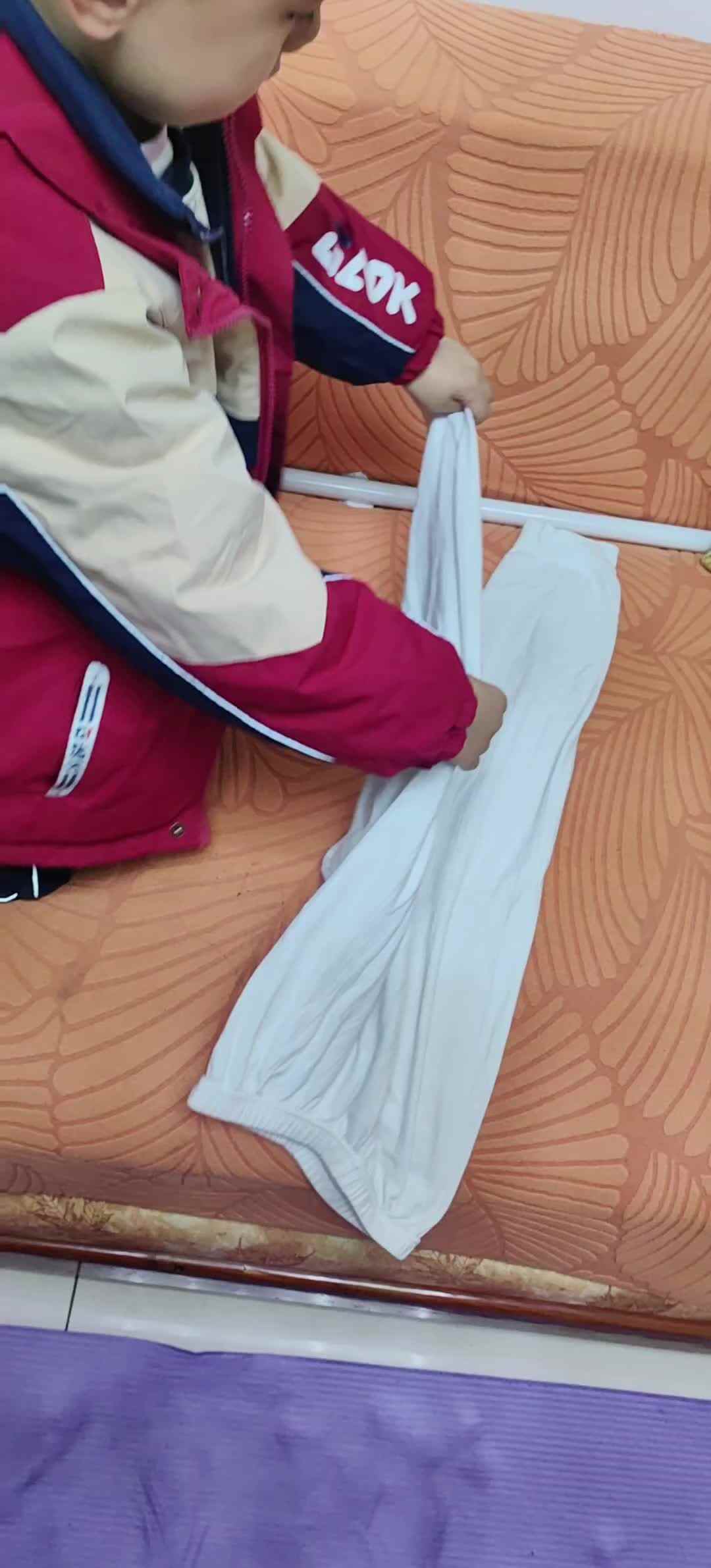 2026.3.16 中A班 刘逸一 叠衣服.mp4