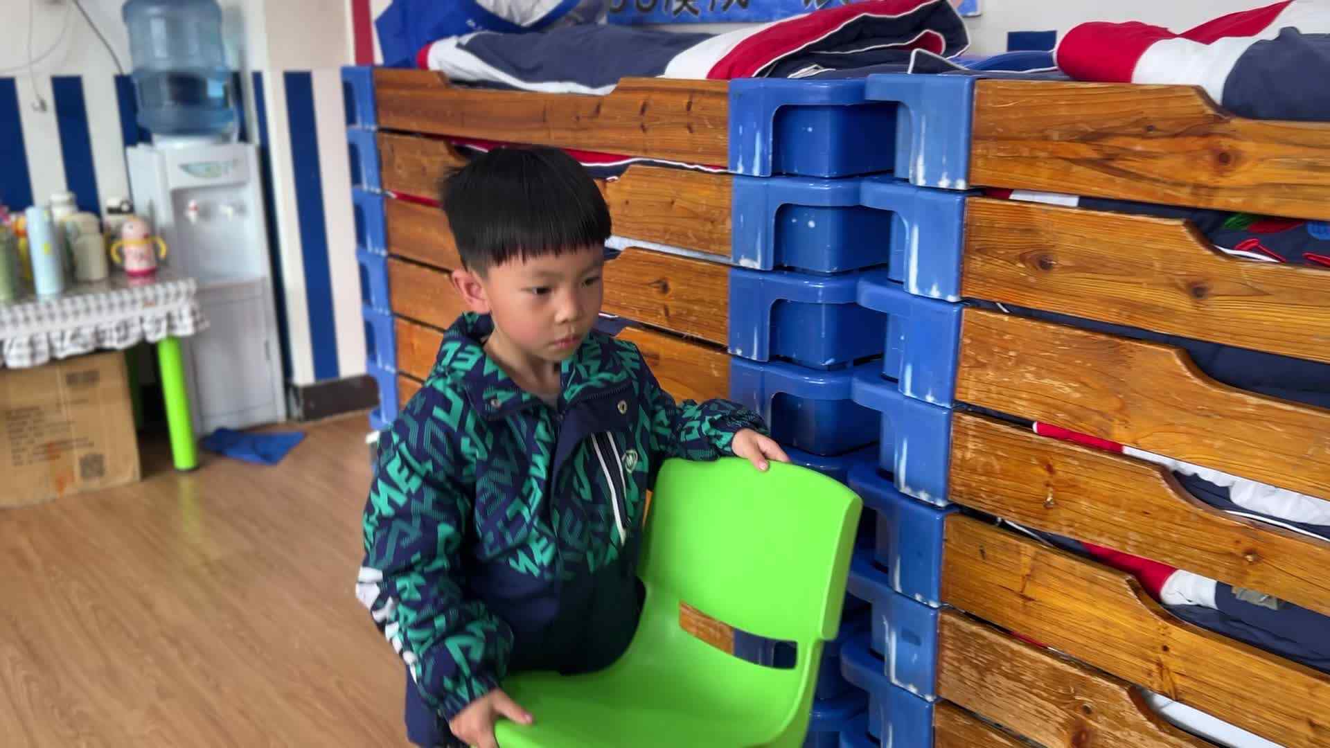 2026.3.9学A班罗振东———端椅子