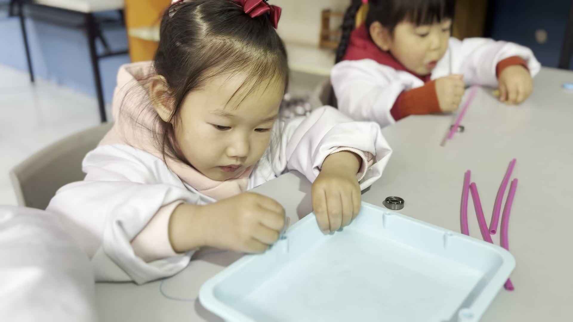 2026.3.18  实验中班  周一诺  科学实验 《神奇的摩擦力》.mp4