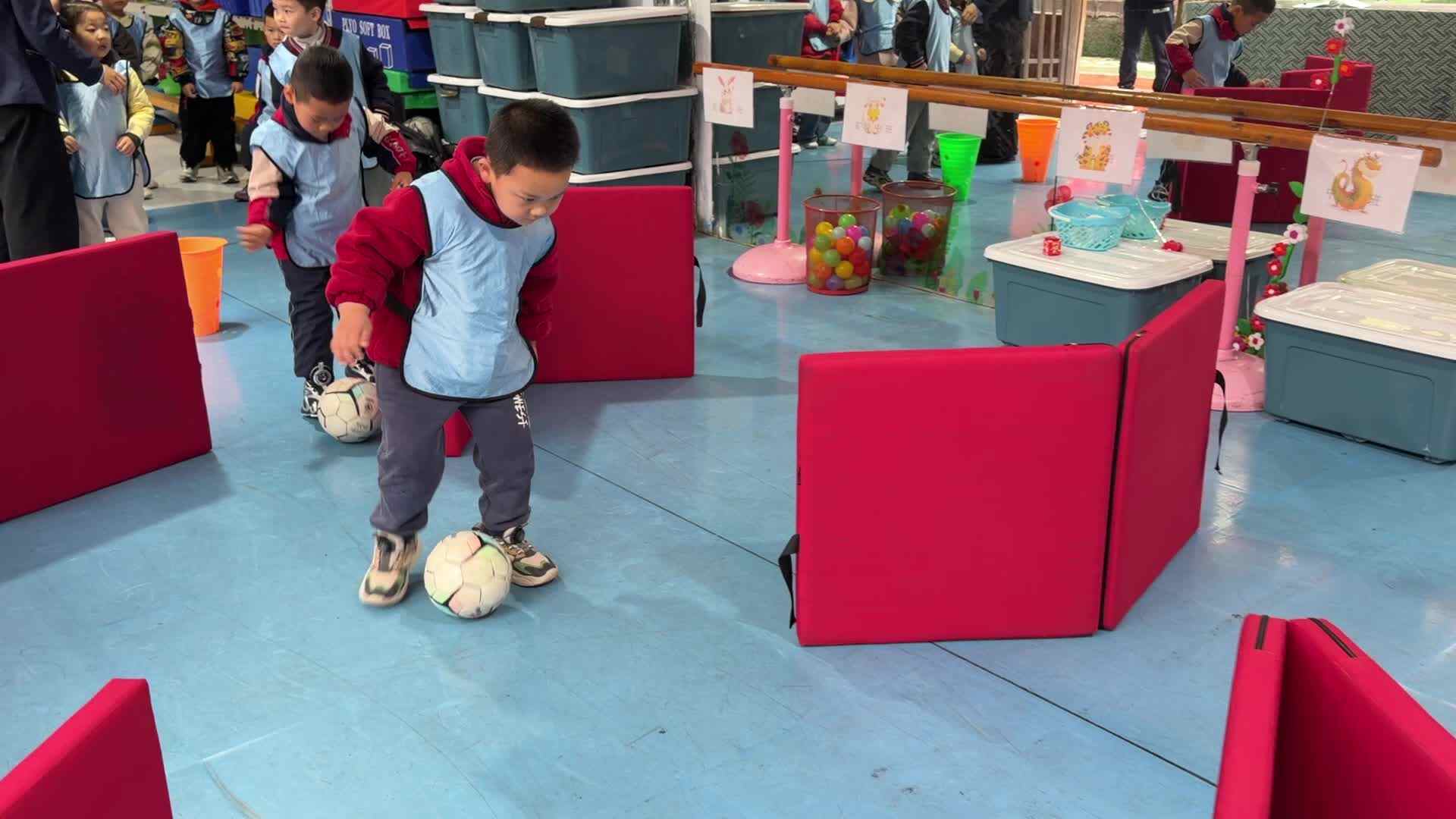 2026.3.9实验大班廖浚博、徐嘉毅——足球课堂