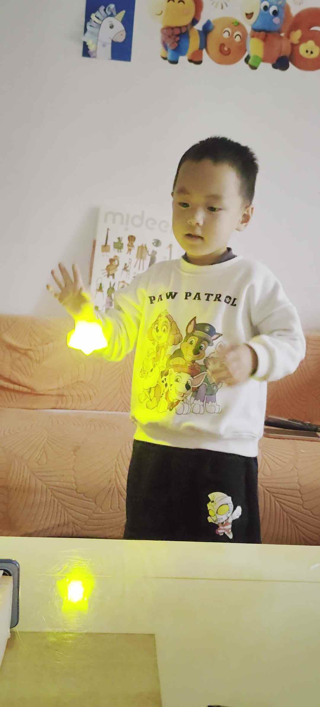 2026.3.26 中A班 刘逸一《萤火虫》.mp4