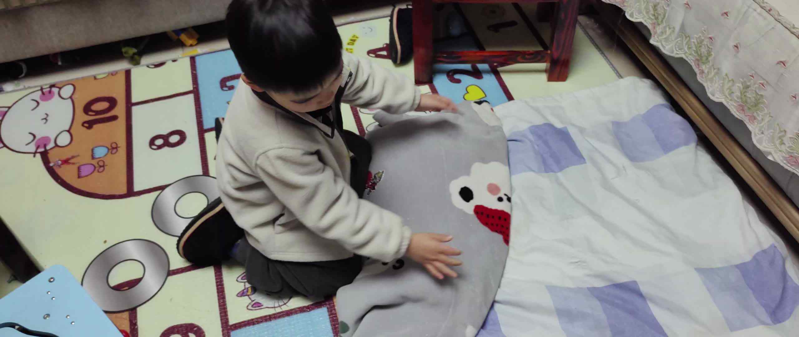 ⁣⁣⁣大A班2026.3.11李柯佑叠被子.mp4