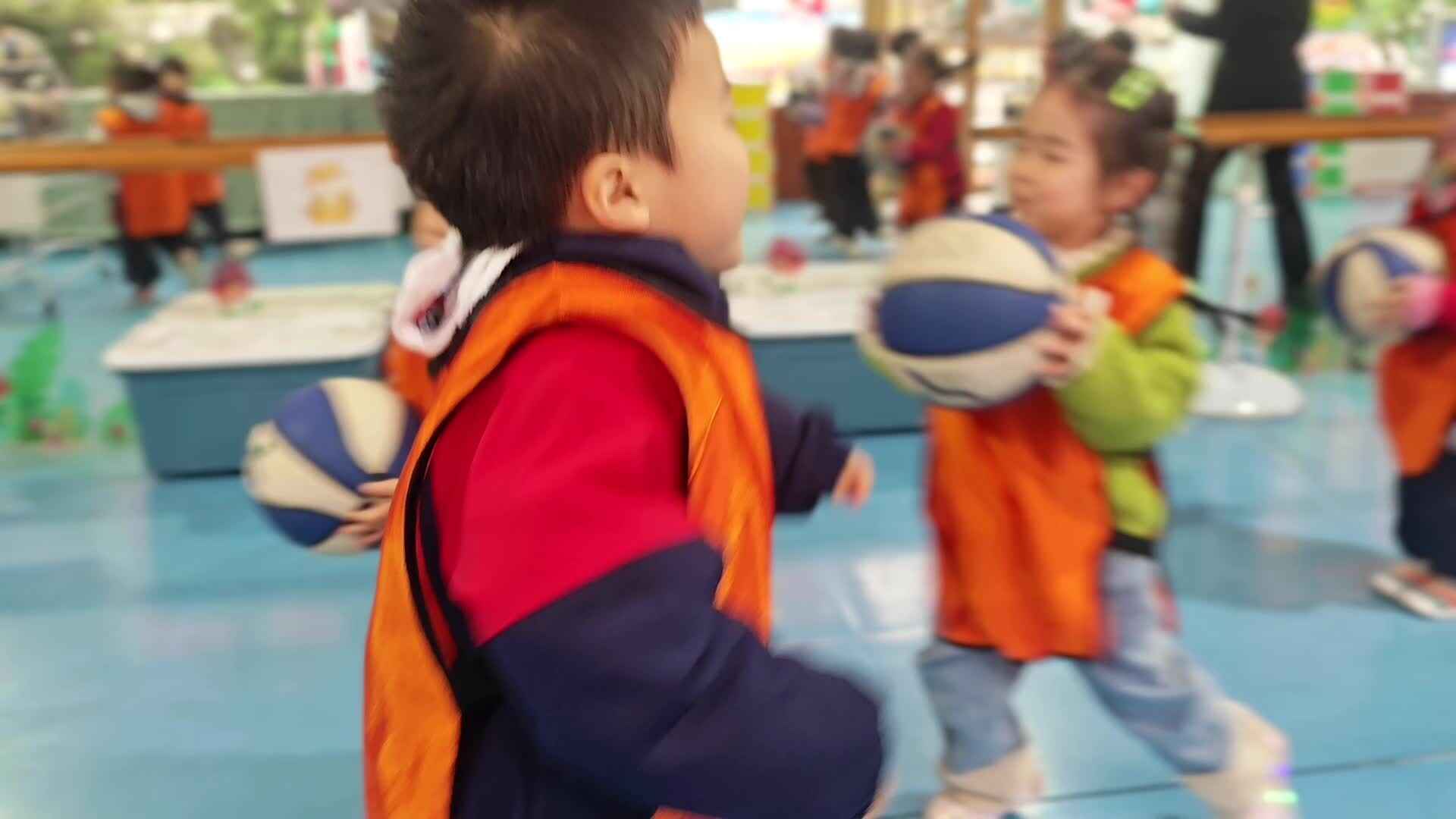 2026.3.19  实验中班  姜清译 篮球课.mp4