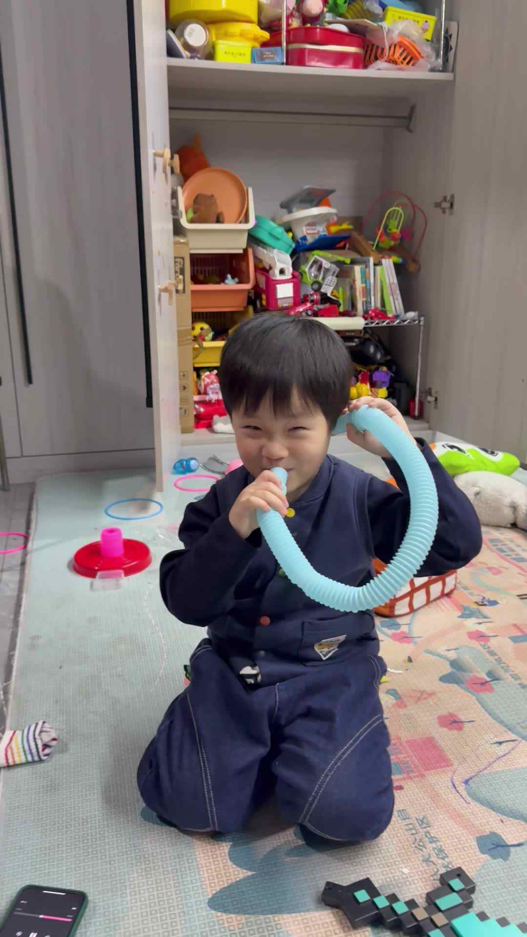 20260325实验中班刘雍洛科学实验