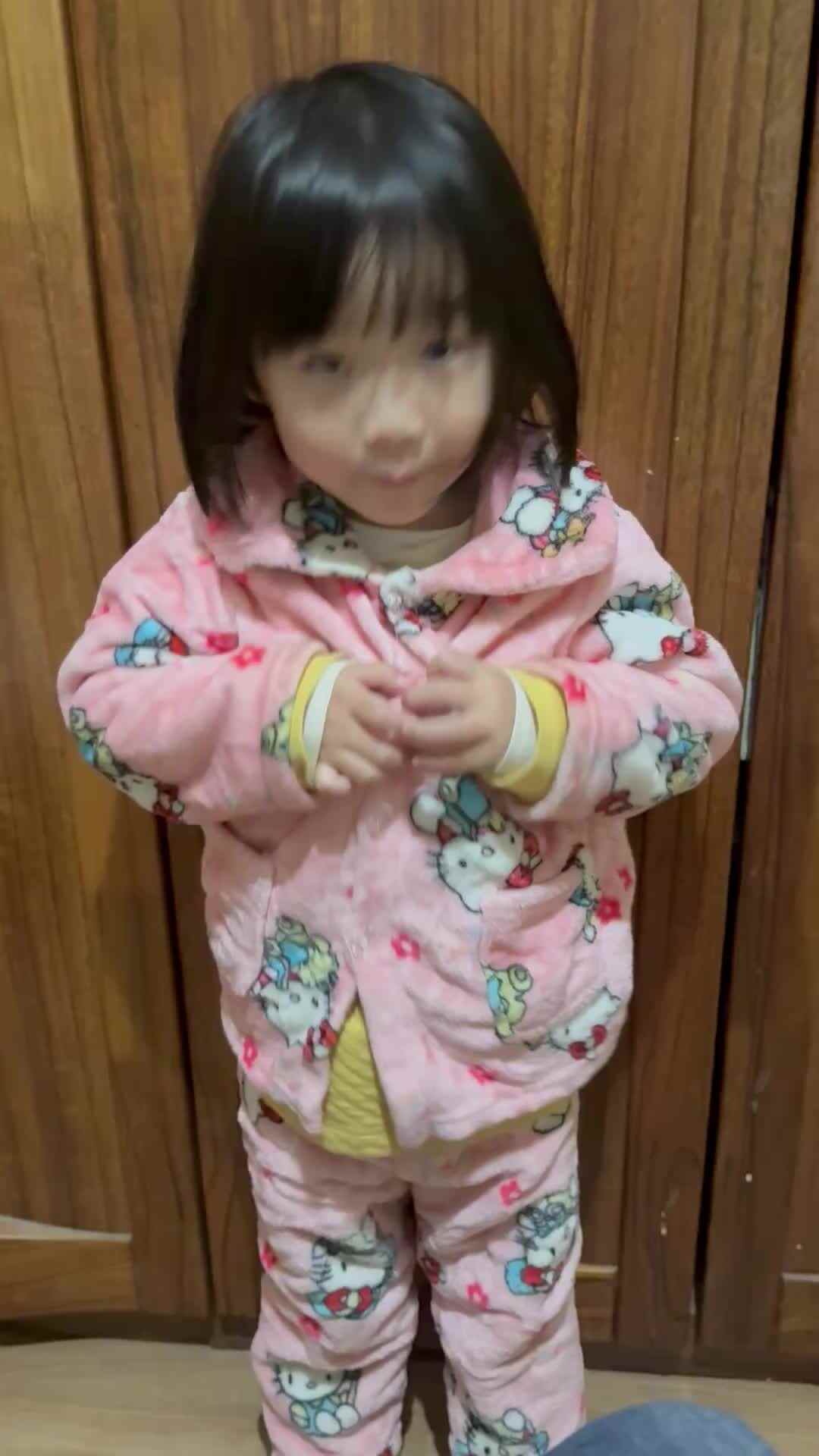 米修作业打卡穿衣服.mov