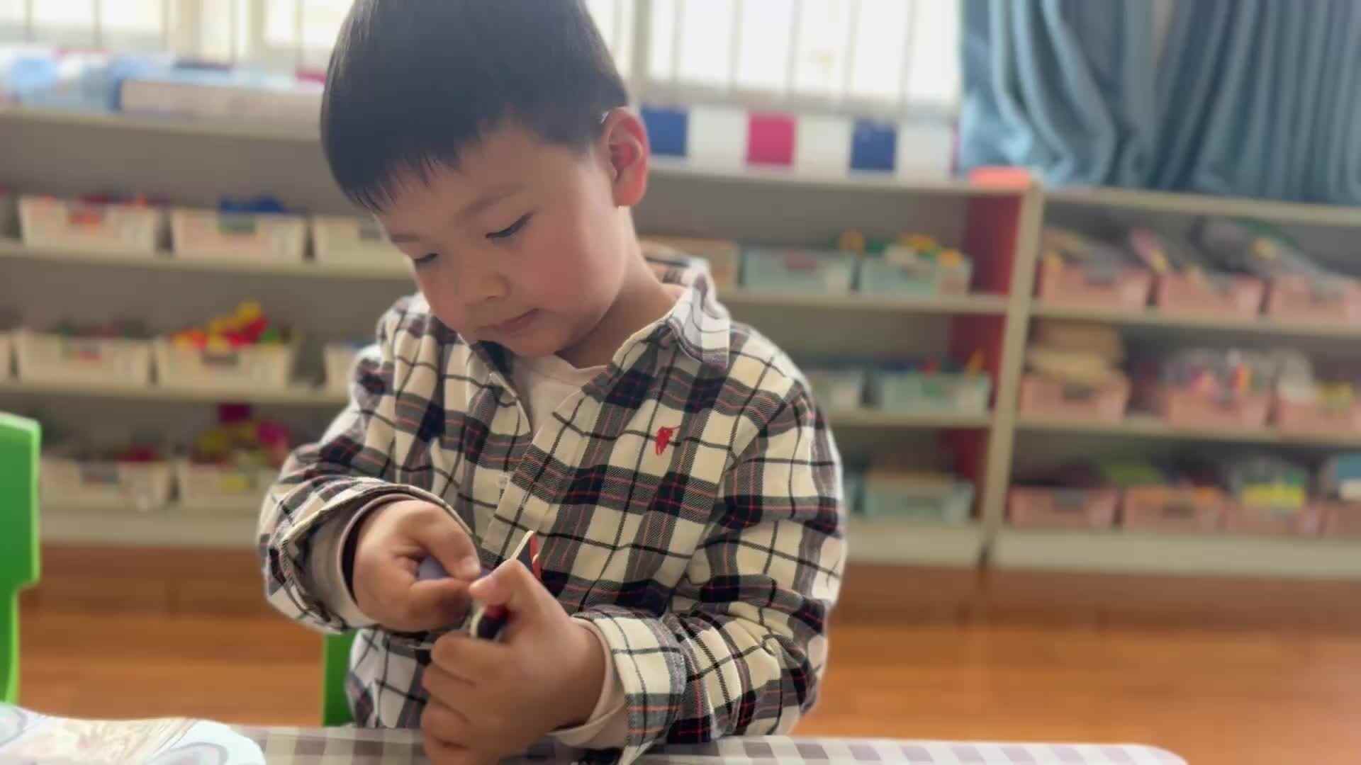 ⁣⁣⁣⁣⁣⁣⁣⁣⁣2026.3.12大A班徐浚源——科学《悬浮小魔女》