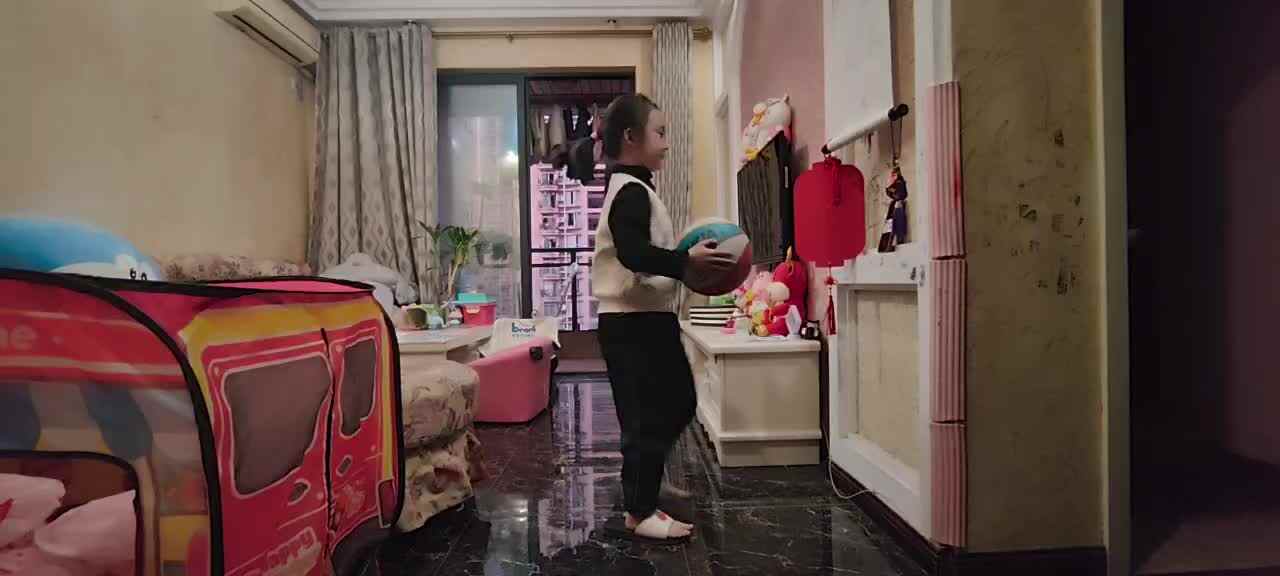 2026.3.10学A班杨颜汐——拍球练习