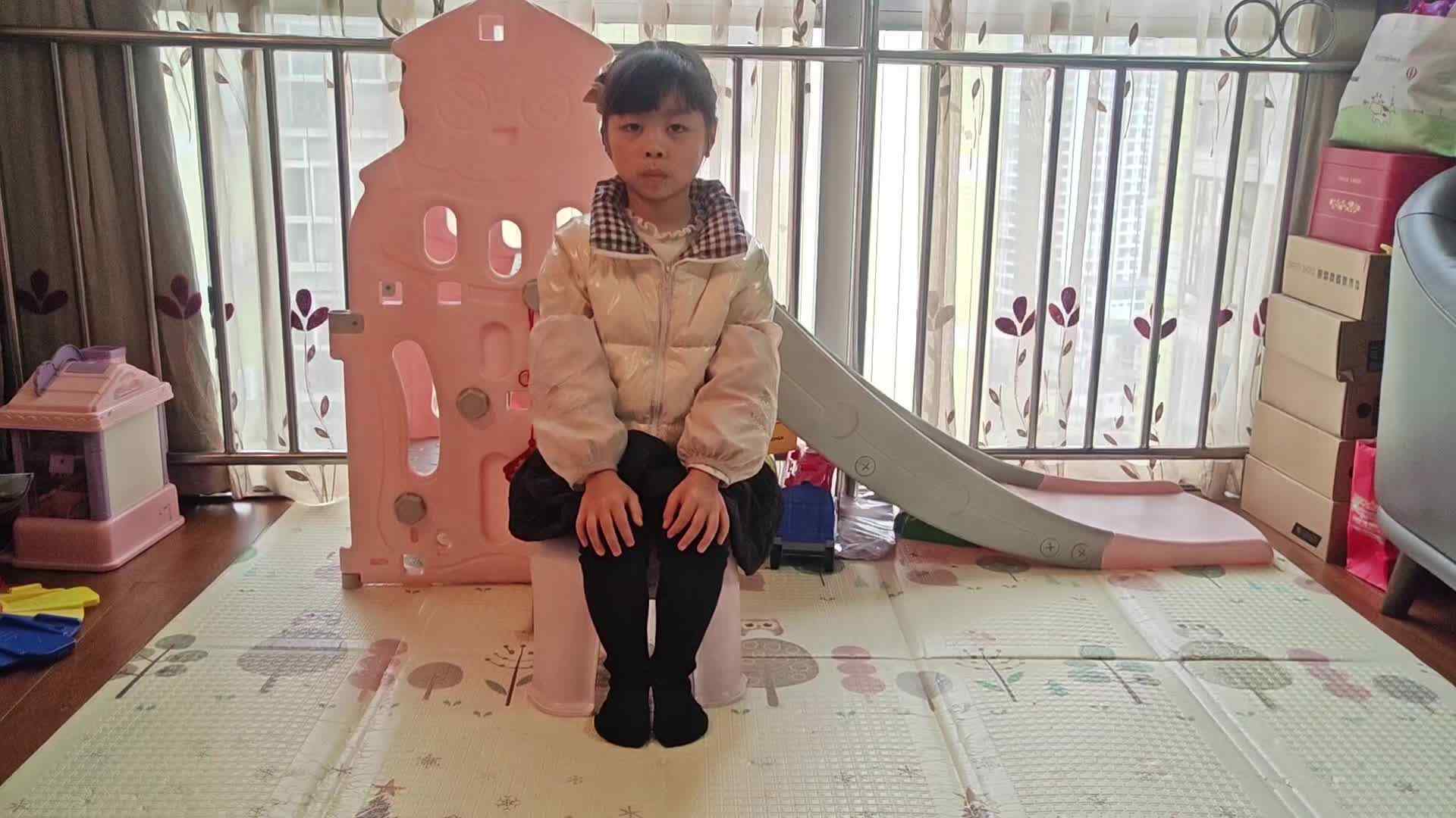 2026.3.7学A李思锦：练习端椅子/单手拍球