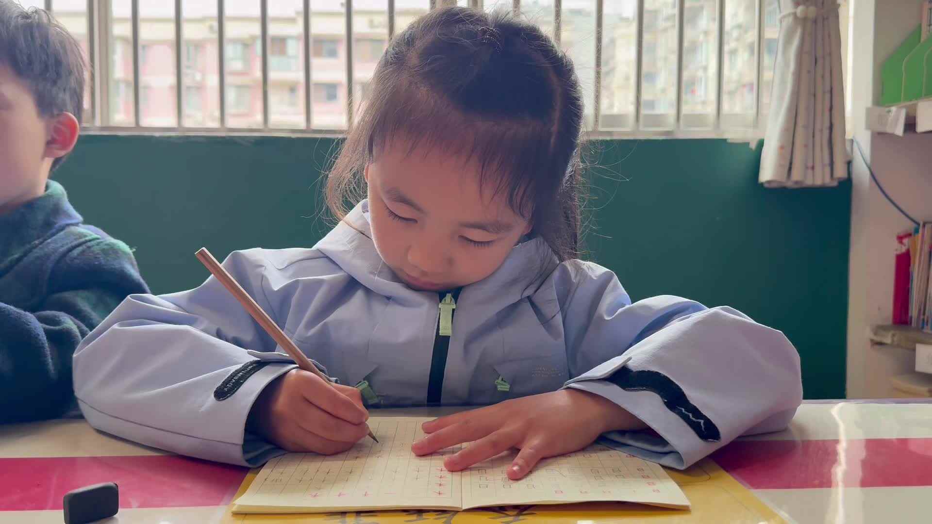 ⁣⁣⁣⁣⁣⁣⁣⁣2026.3.24实验1班书写 乔钰菲