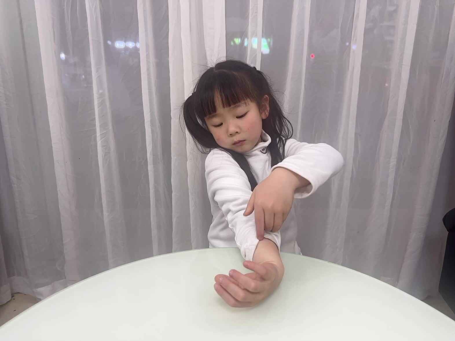 2023年3月23日大A班夏爱林～生活练习“挽袖子”