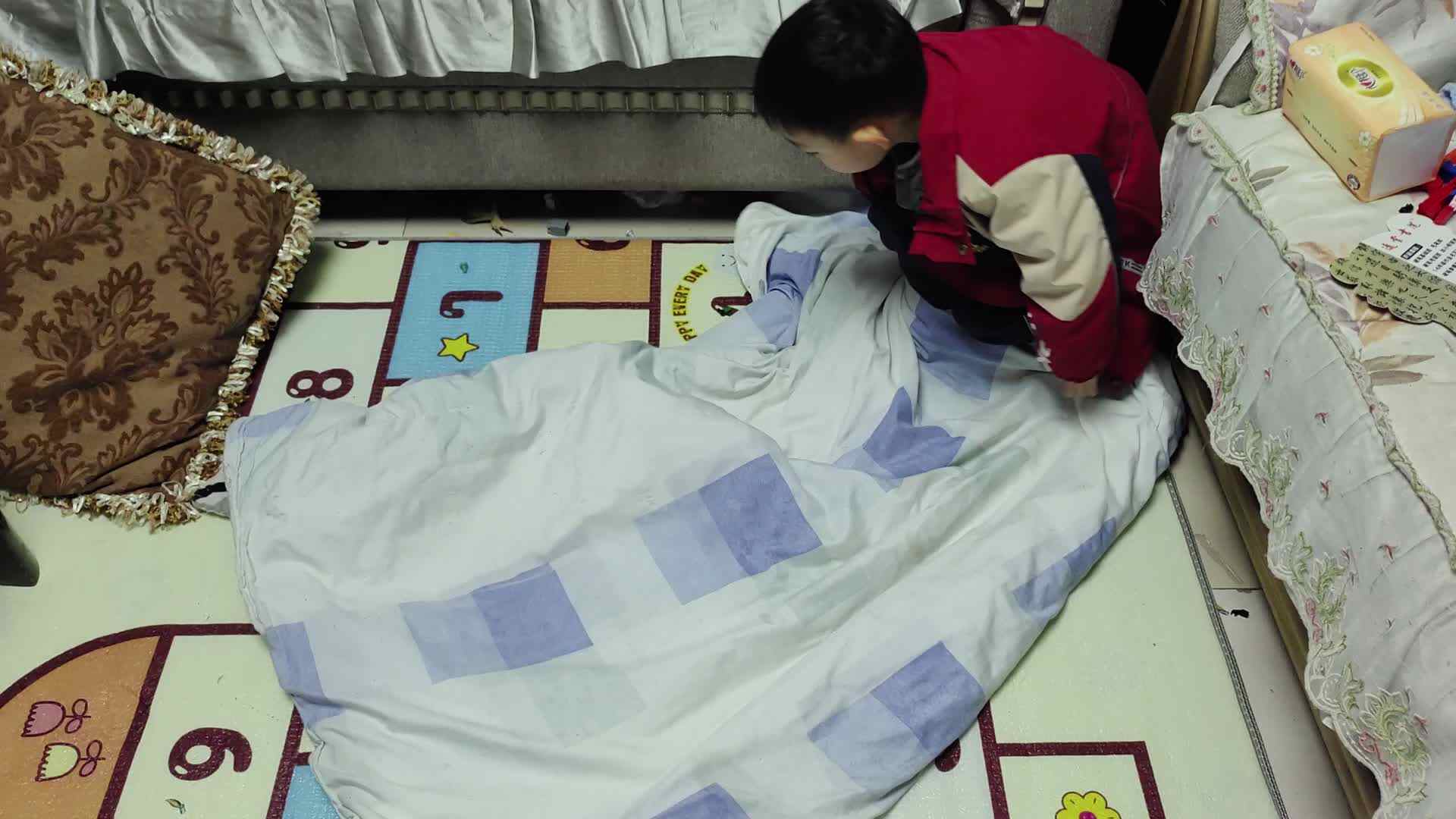 ⁣⁣大A班2026.3.9李柯辰叠被子.mp4