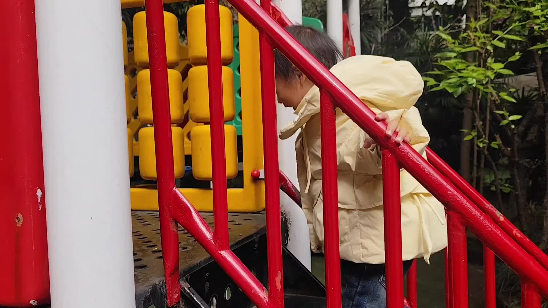 2026.3.20实验小班11号陈舒梦—欢乐滑滑梯