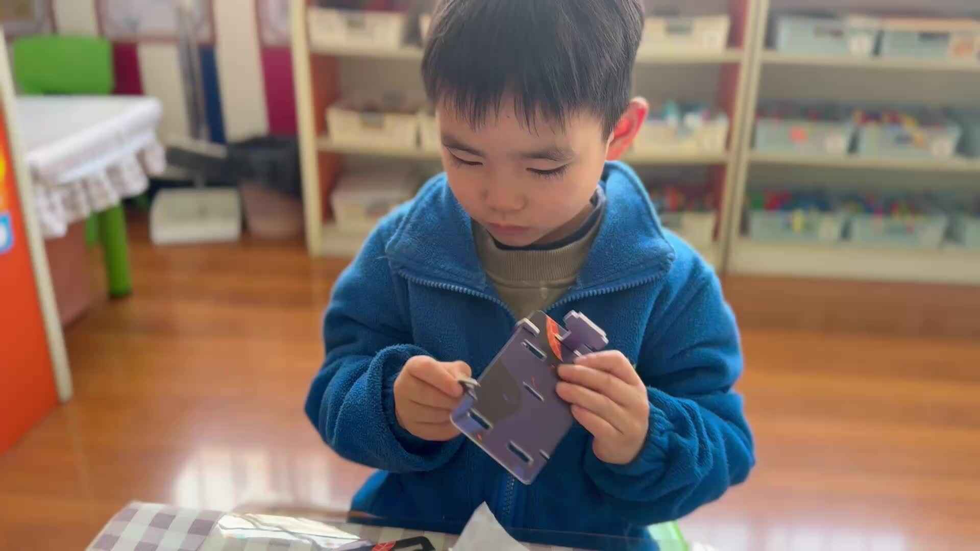 ⁣⁣⁣⁣⁣⁣⁣2026.3.12大A班李柯佑——科学《悬浮小魔女》