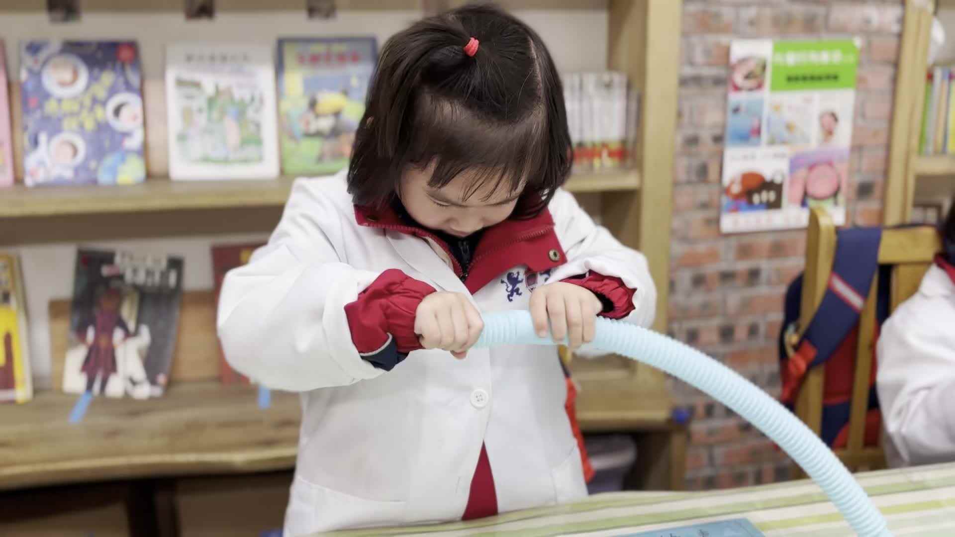 2026.3.25  实验中班 易诗珺 科学课.mp4