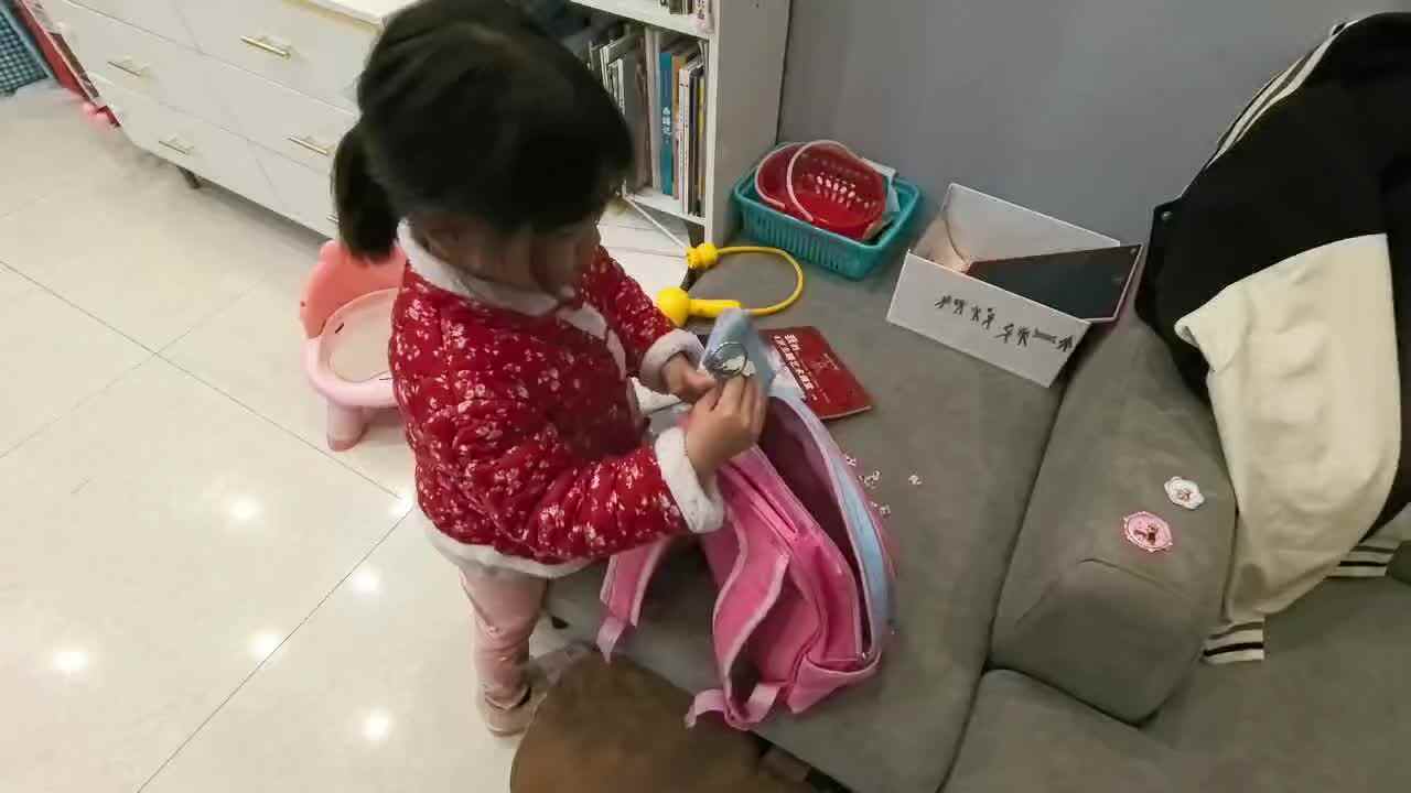 《整理书包》87645.mov