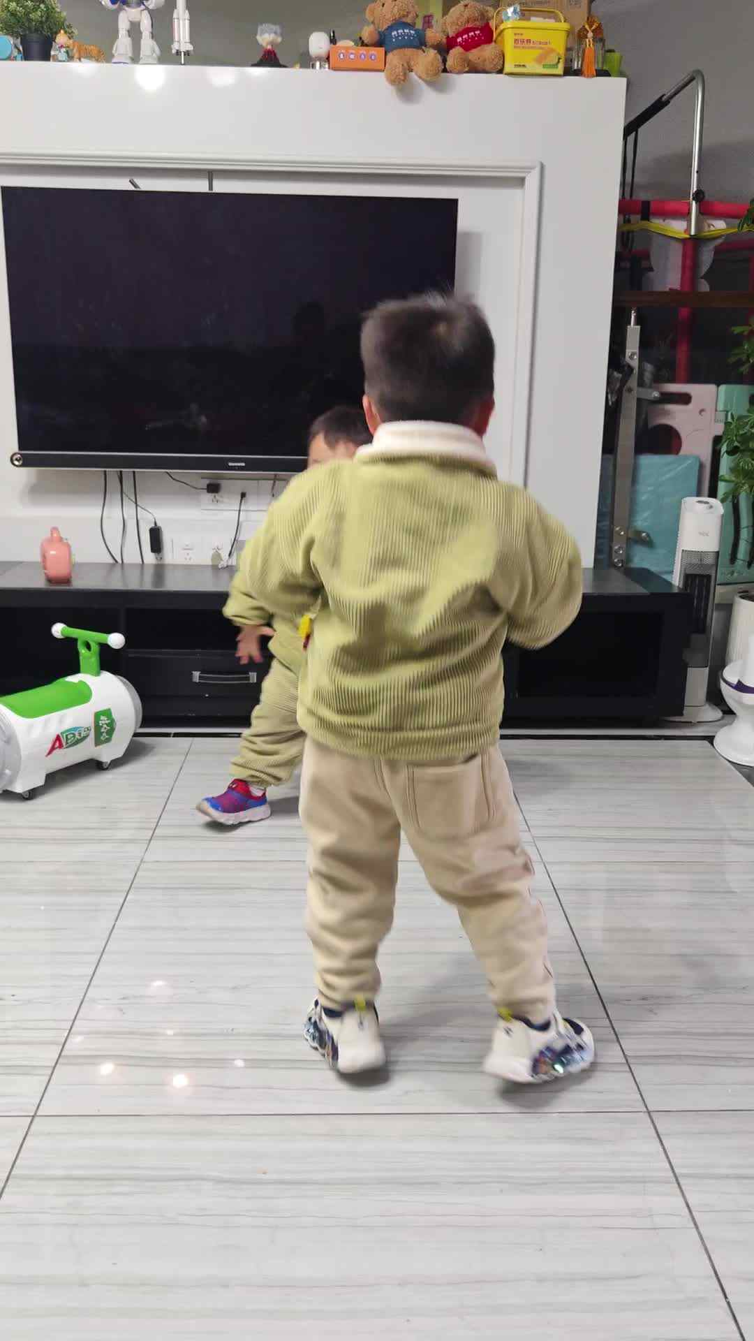 2026 3 9 刘佳铭 刘佳锐双脚连续跳