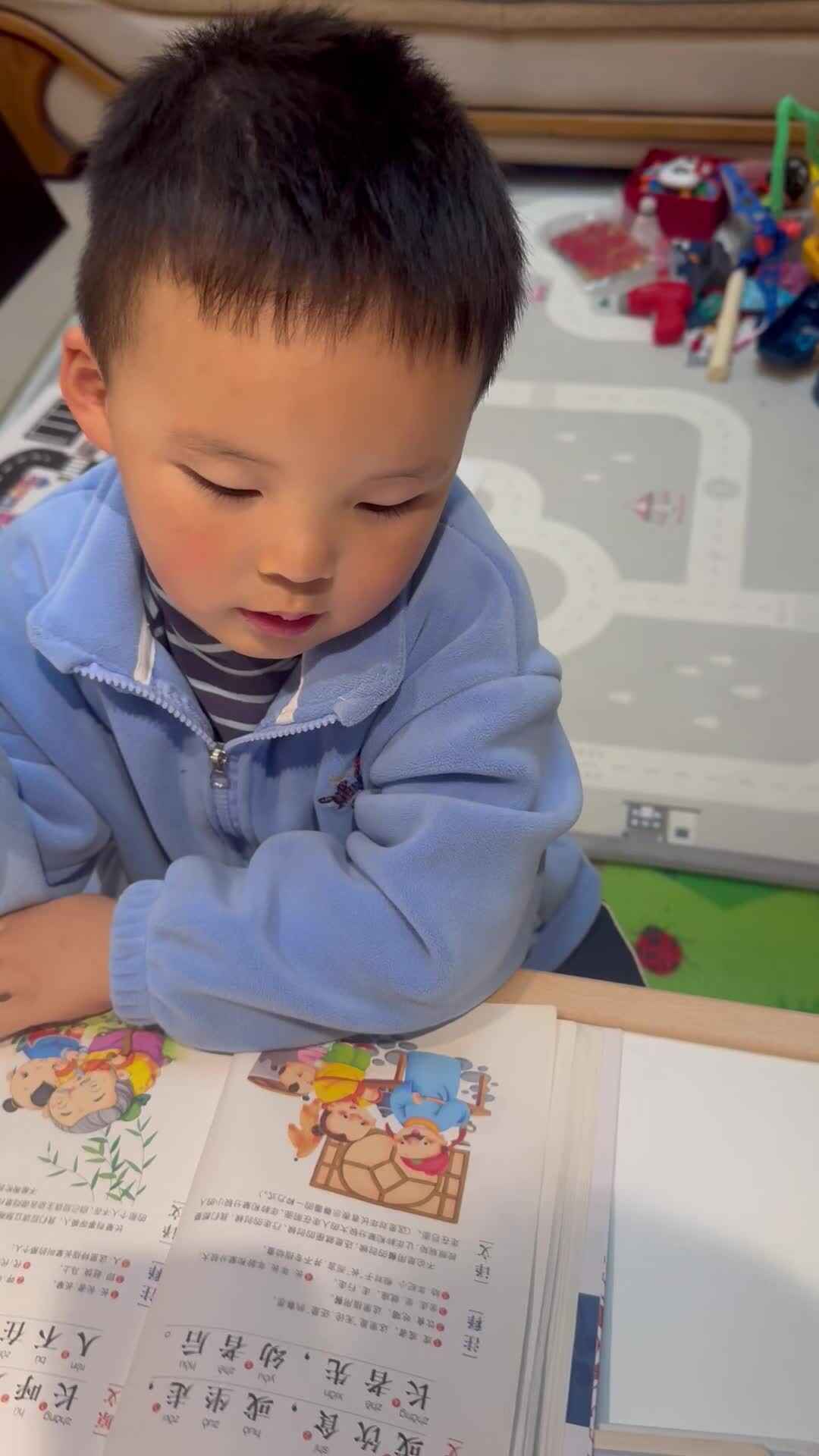 实验小班3号谢缙宇