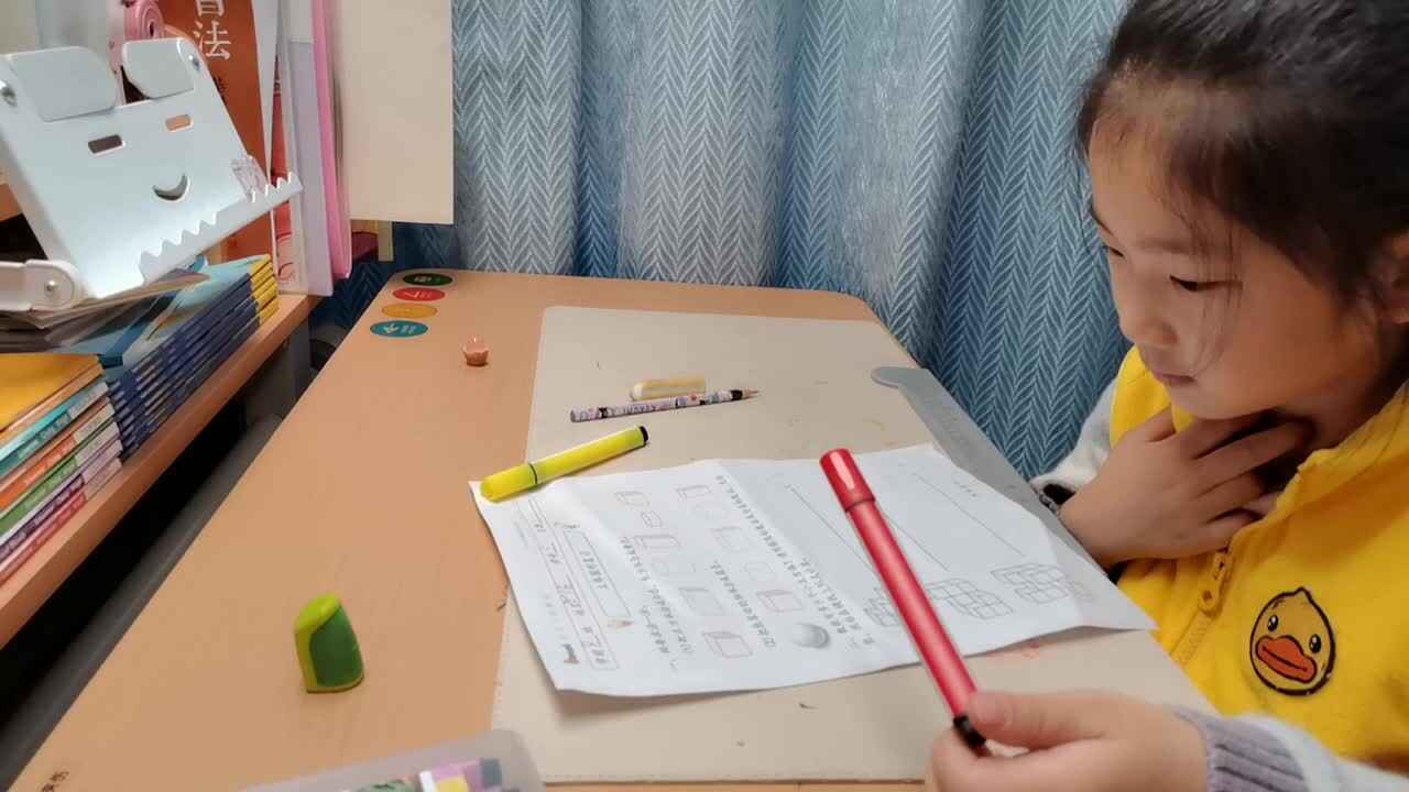 VID_20260327_180102.mp4学前B班宁汐言完成逻辑思维游戏单。