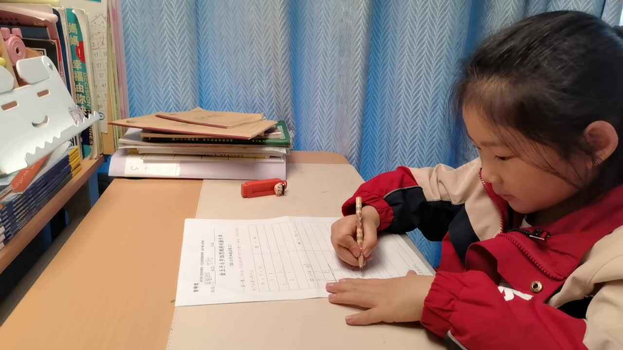 VID_20260310_180035.mp4学前B班宁汐言完成逻辑思维游戏单