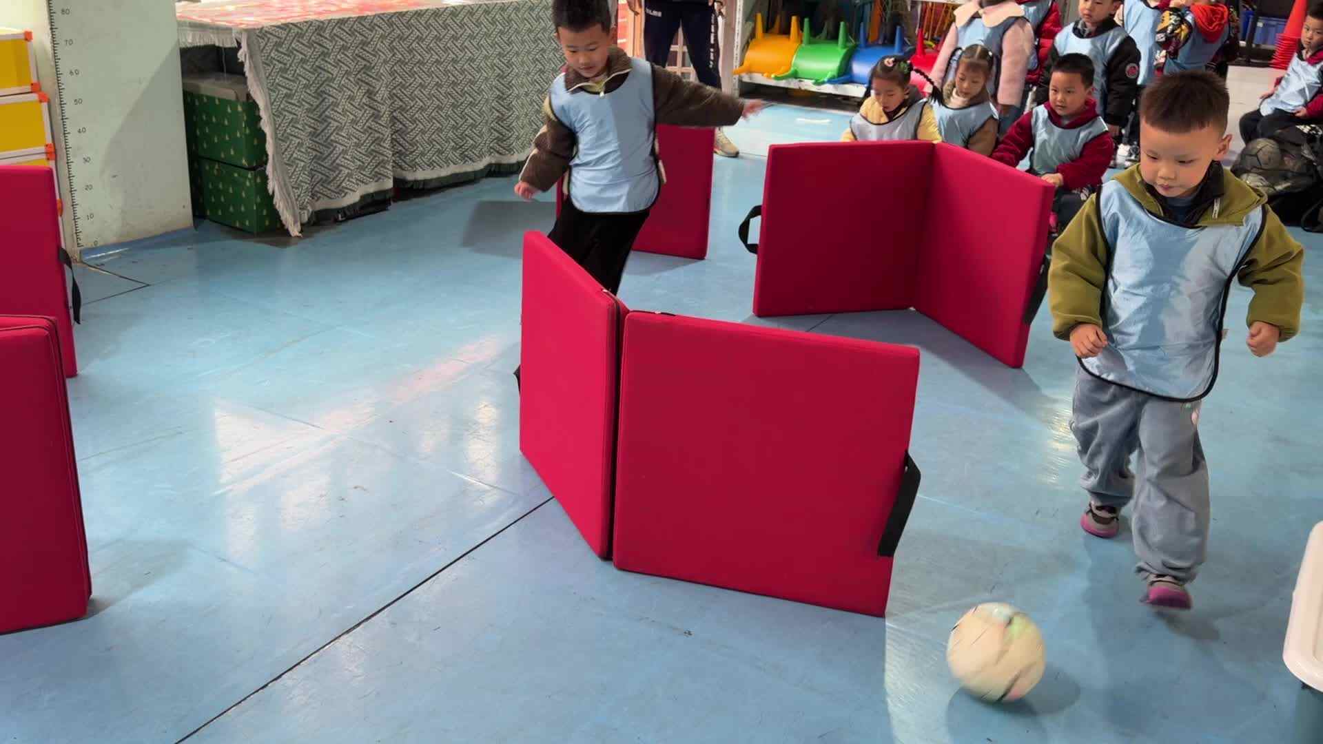 2026.3.9实验大班郑铭瑞、吴羡——足球课堂