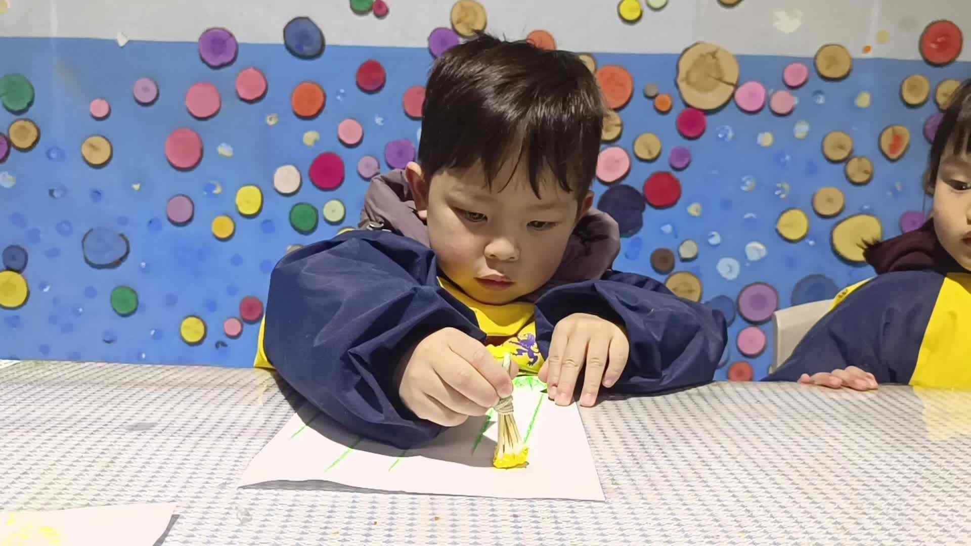 2026.3.16  黄钇然  美术活动《油菜花》