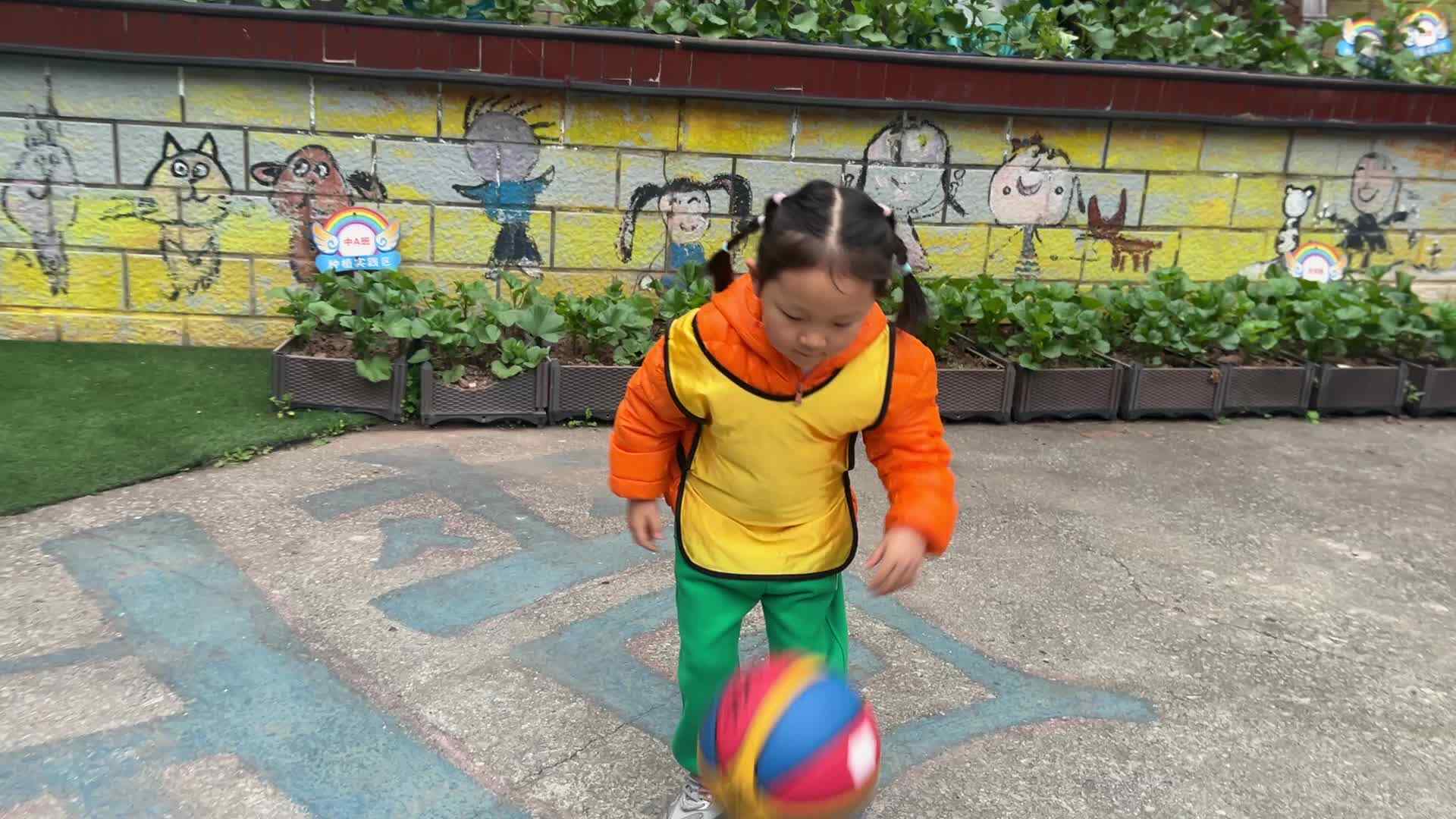 2026.3.9学A班李盈莹———拍篮球