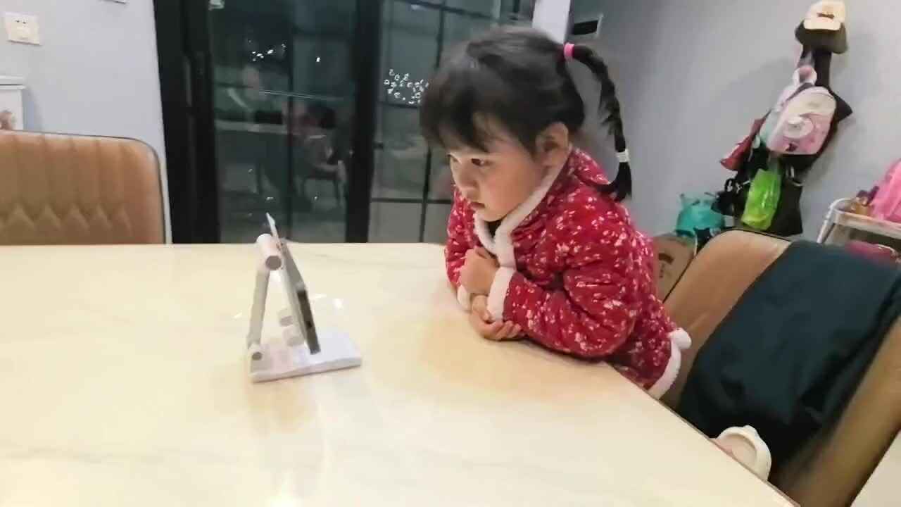 观看视频《歪歪扭扭可不行》87781.mov