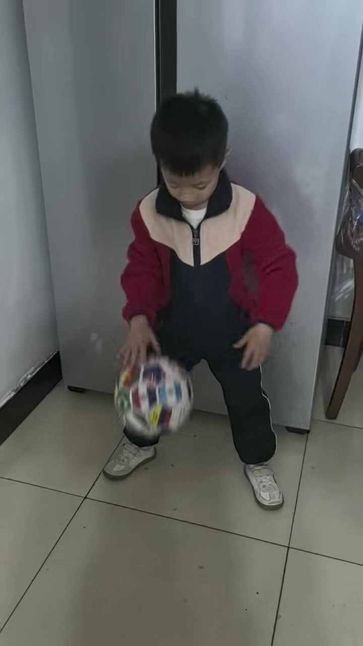 学前A班 钟昊彦《单手拍球3.4日》.mov