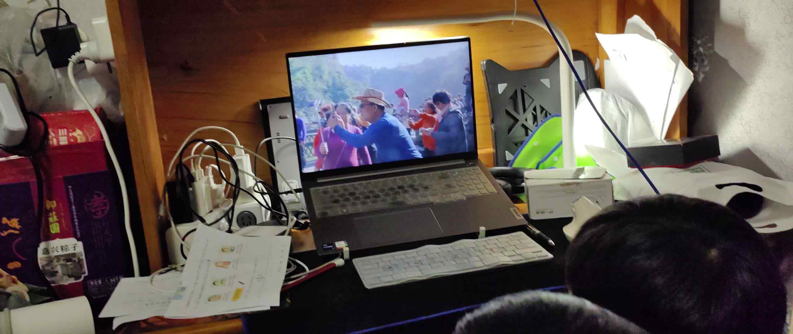 大A班2026.3.28李柯辰李柯佑看视频4.mp4